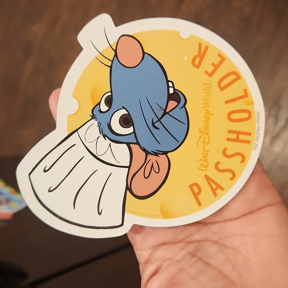 RATATOUILLE Magent Passholder Walt Disney World- Excellent Condition